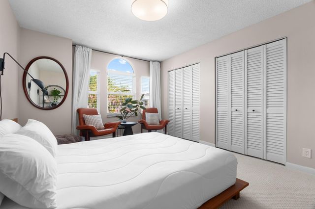 1321 Bayview Dr 4, Fort Lauderdale, FL 33304