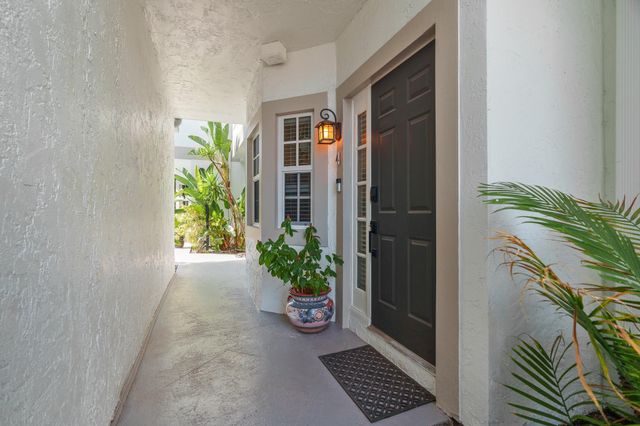 1321 Bayview Dr 4, Fort Lauderdale, FL 33304