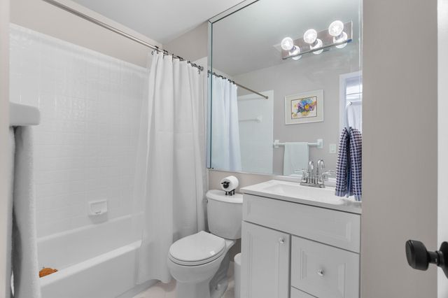 1321 Bayview Dr 4, Fort Lauderdale, FL 33304