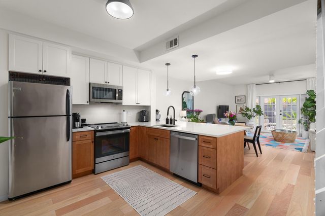 1321 Bayview Dr 4, Fort Lauderdale, FL 33304