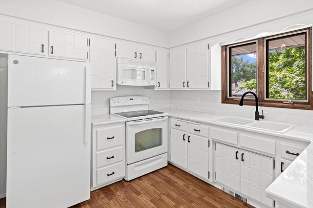 4829 Boone Circle N, New Hope, MN 55428