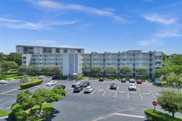 2226 N Cypress Bend Dr 109, Pompano Beach, FL 33069