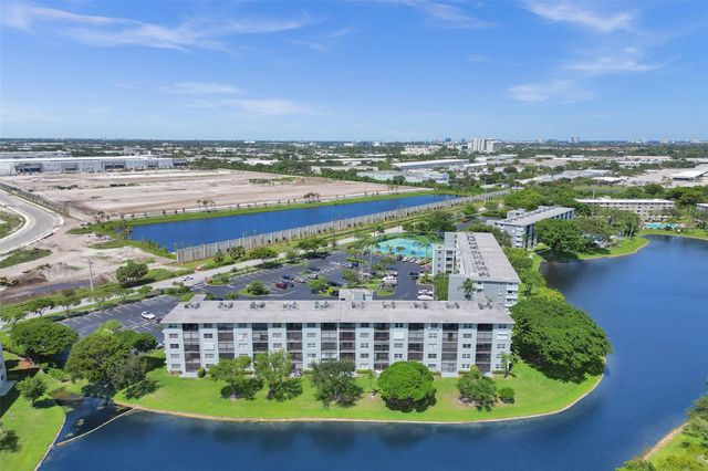 2226 N Cypress Bend Dr 109, Pompano Beach, FL 33069