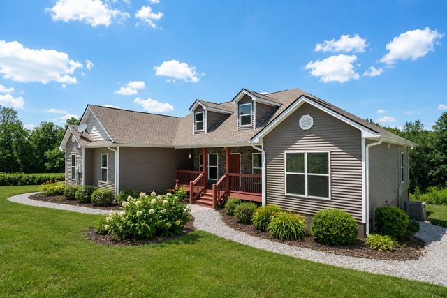 694 Nels Adams Rd, Dickson, TN 37055