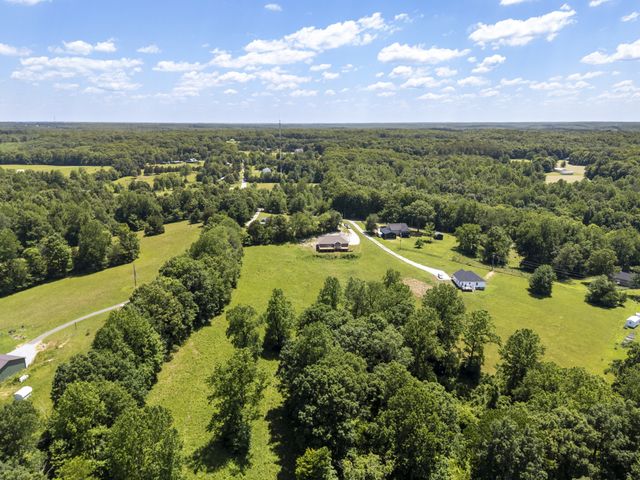 694 Nels Adams Rd, Dickson, TN 37055