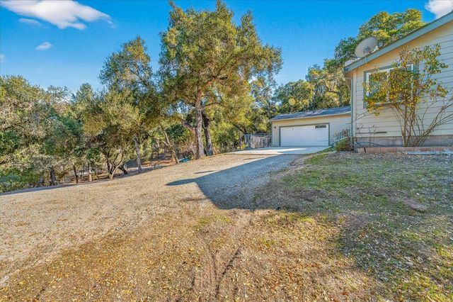 21444 Parrott Ranch Road, Carmel Valley, CA 93924