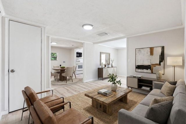 8 W ELLA J GILMORE STREET, Apopka, FL 32703