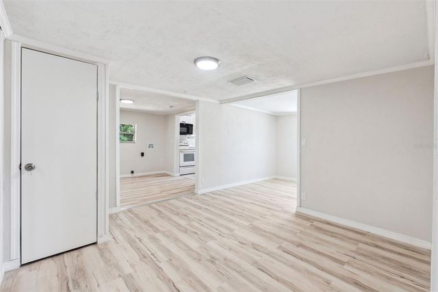 8 W ELLA J GILMORE STREET, Apopka, FL 32703