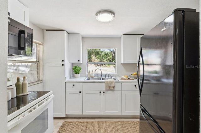 8 W ELLA J GILMORE STREET, Apopka, FL 32703