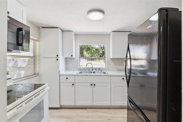 8 W ELLA J GILMORE STREET, Apopka, FL 32703