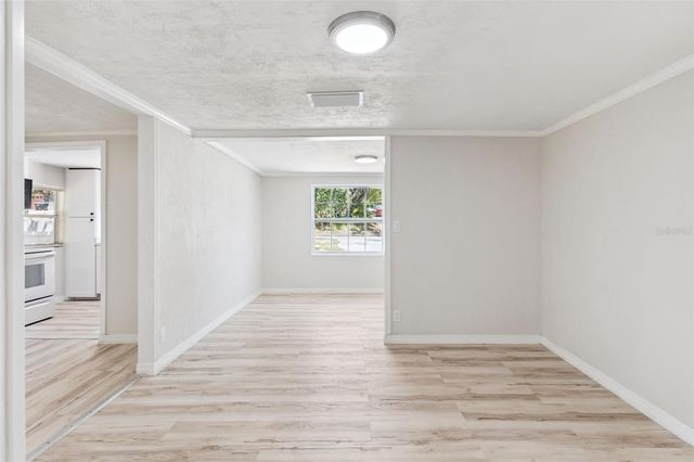 8 W ELLA J GILMORE STREET, Apopka, FL 32703