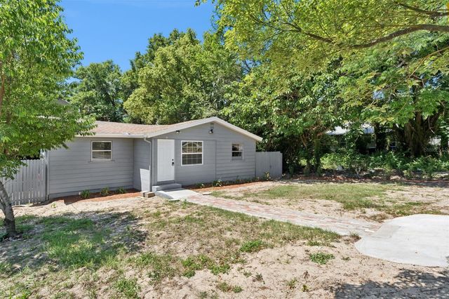 8 W ELLA J GILMORE STREET, Apopka, FL 32703