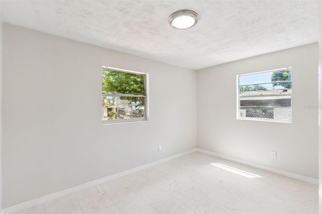 8 W ELLA J GILMORE STREET, Apopka, FL 32703