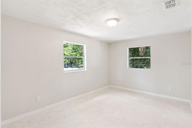 8 W ELLA J GILMORE STREET, Apopka, FL 32703