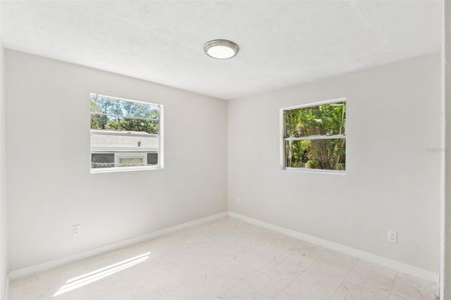 8 W ELLA J GILMORE STREET, Apopka, FL 32703