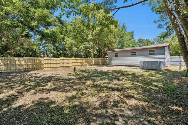 8 W ELLA J GILMORE STREET, Apopka, FL 32703