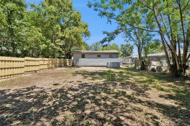 8 W ELLA J GILMORE STREET, Apopka, FL 32703