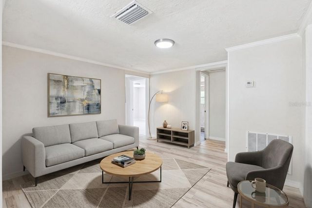 8 W ELLA J GILMORE STREET, Apopka, FL 32703