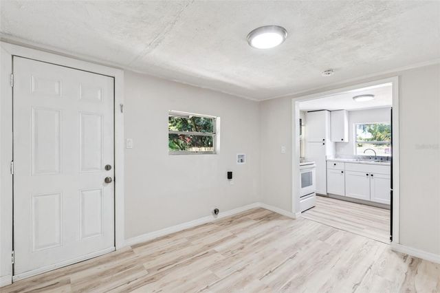 8 W ELLA J GILMORE STREET, Apopka, FL 32703