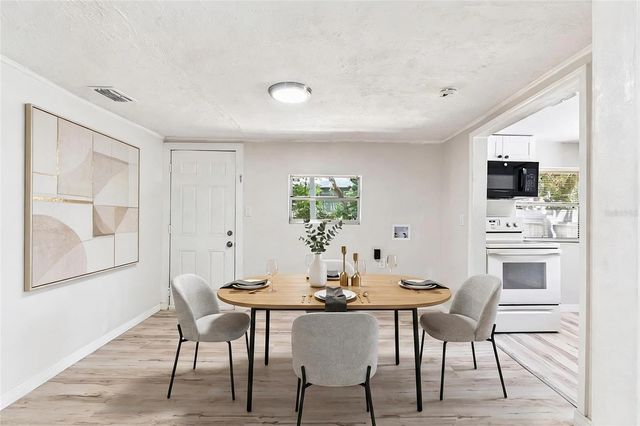 8 W ELLA J GILMORE STREET, Apopka, FL 32703