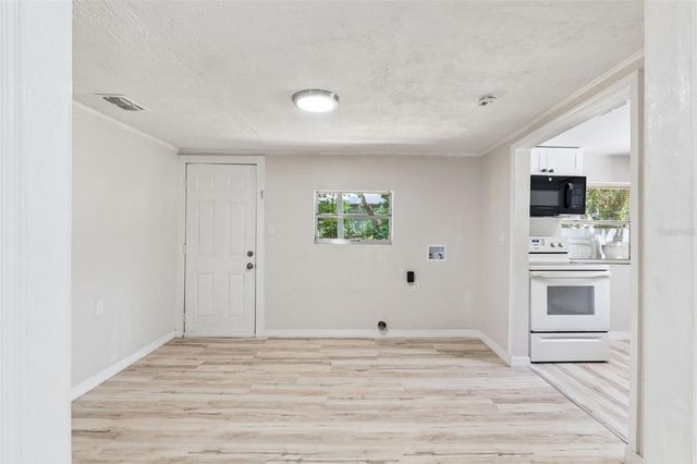 8 W ELLA J GILMORE STREET, Apopka, FL 32703