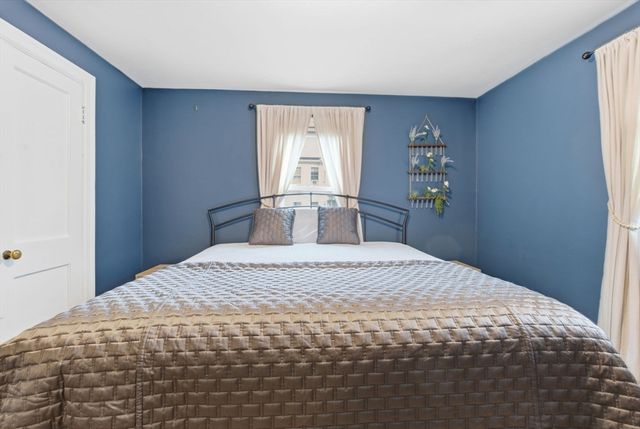 429 Oak Hill Rd, Fitchburg, MA 01420