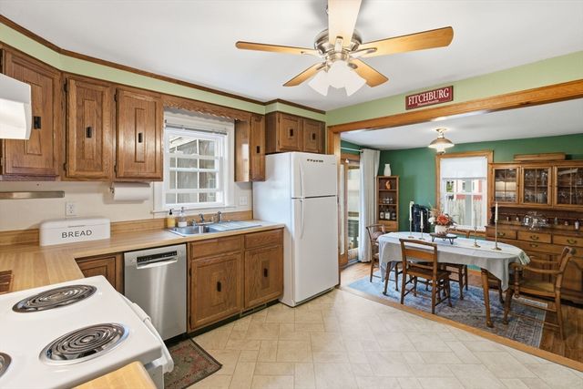 429 Oak Hill Rd, Fitchburg, MA 01420