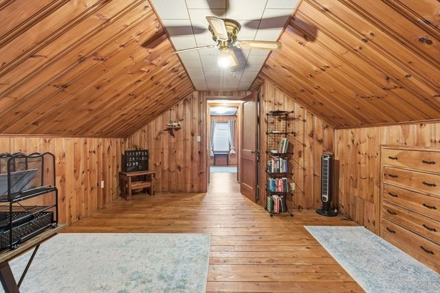 429 Oak Hill Rd, Fitchburg, MA 01420