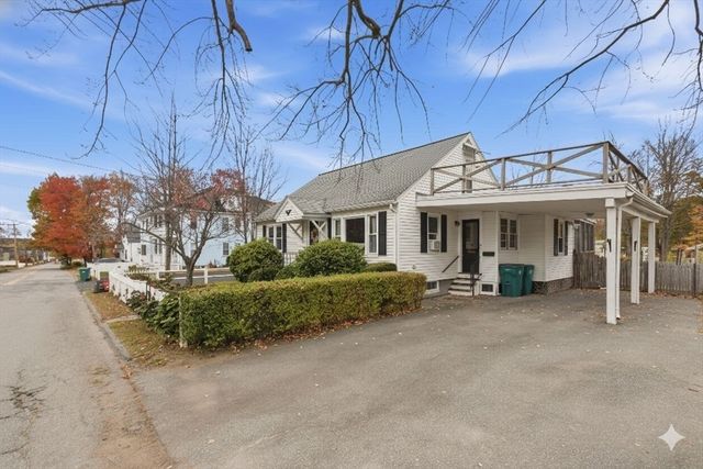 429 Oak Hill Rd, Fitchburg, MA 01420