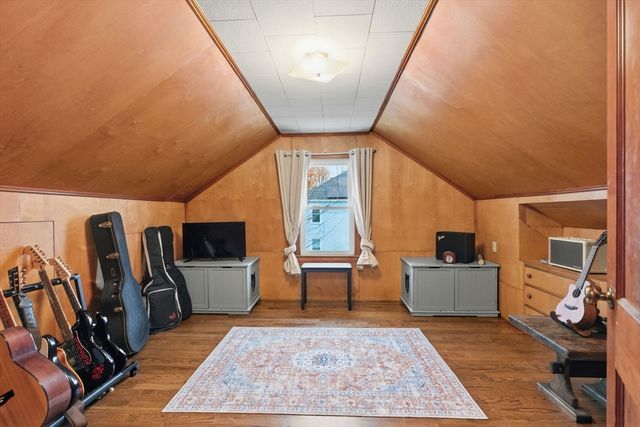 429 Oak Hill Rd, Fitchburg, MA 01420