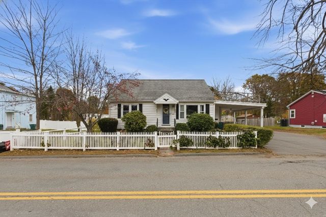 429 Oak Hill Rd, Fitchburg, MA 01420