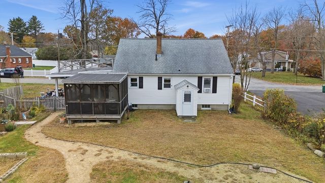 429 Oak Hill Rd, Fitchburg, MA 01420