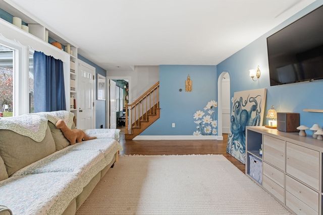 429 Oak Hill Rd, Fitchburg, MA 01420