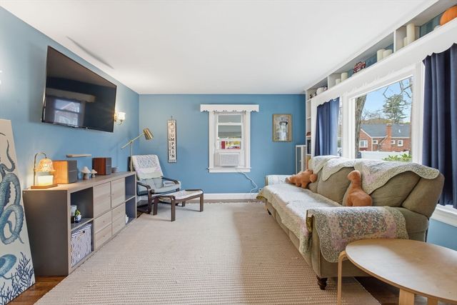 429 Oak Hill Rd, Fitchburg, MA 01420