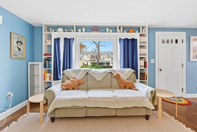 429 Oak Hill Rd, Fitchburg, MA 01420