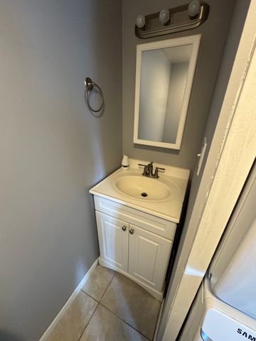 420 Meadowgreen Lane 420, Round Lake Beach, IL 60073