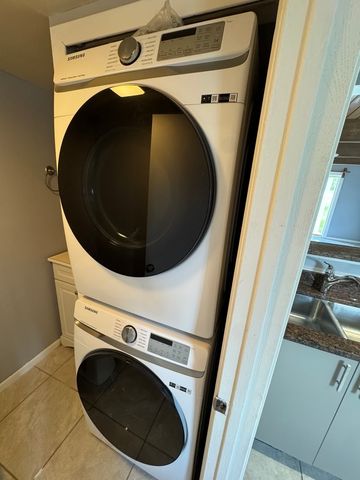 420 Meadowgreen Lane 420, Round Lake Beach, IL 60073