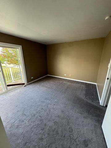 420 Meadowgreen Lane 420, Round Lake Beach, IL 60073