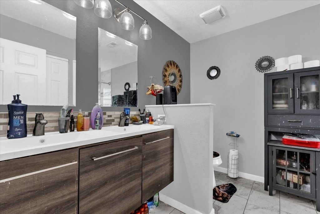 Image 14 of property listing at 3717 JERICHO DRIVE, Casselberry, FL 32707