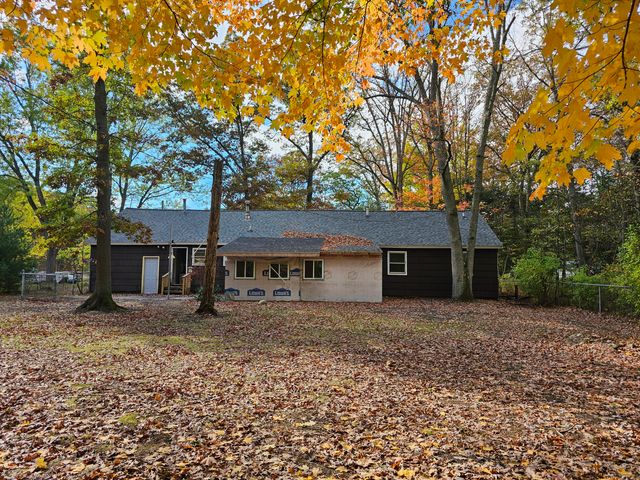 1560 Brooks Road S, Muskegon, MI 49442