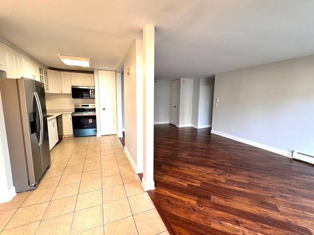 2 Villa Verde Drive 120, Buffalo Grove, IL 60089