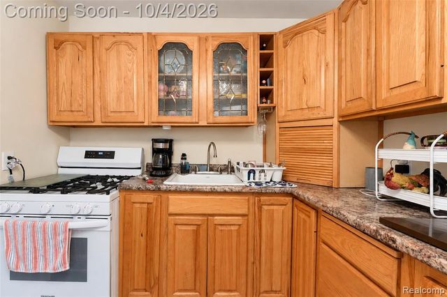5910 Harrison Street, Garden City, MI 48135