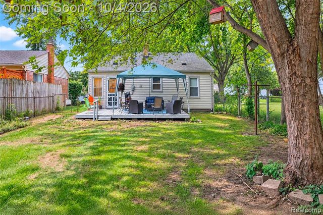 5910 Harrison Street, Garden City, MI 48135
