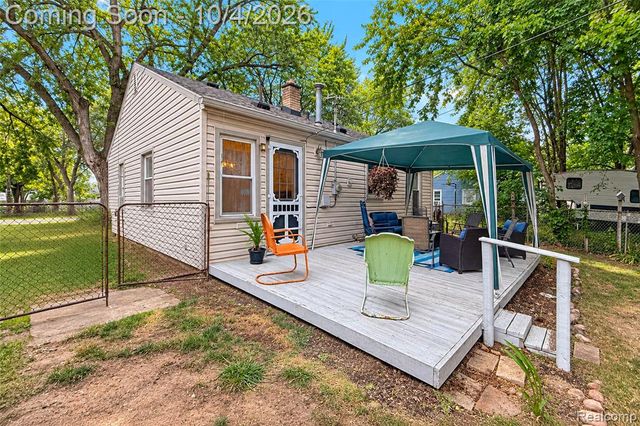 5910 Harrison Street, Garden City, MI 48135
