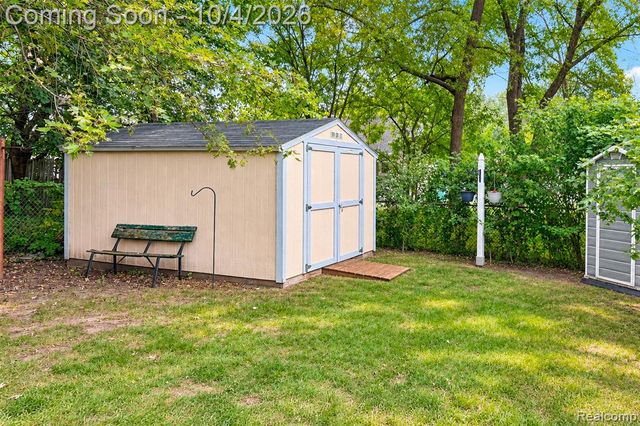5910 Harrison Street, Garden City, MI 48135