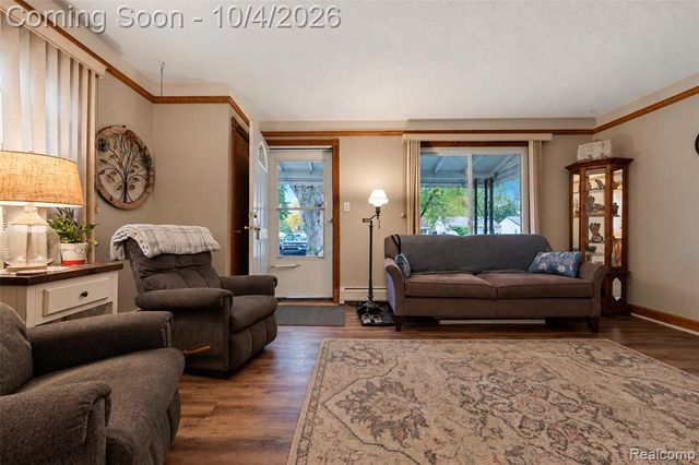 5910 Harrison Street, Garden City, MI 48135