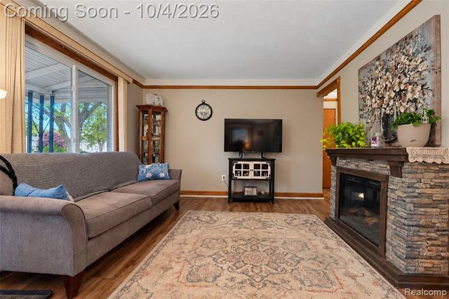 5910 Harrison Street, Garden City, MI 48135