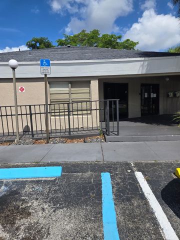 8001 FAIRVIEW Drive 104, Tamarac, FL 33321