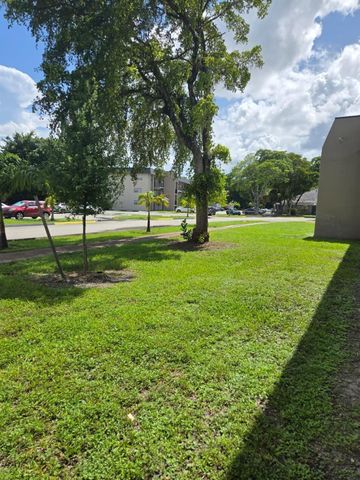 8001 FAIRVIEW Drive 104, Tamarac, FL 33321