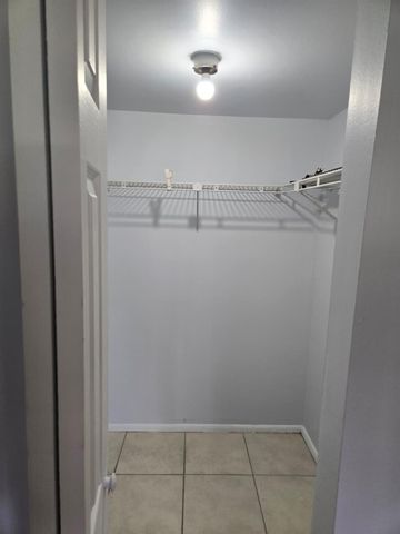 8001 FAIRVIEW Drive 104, Tamarac, FL 33321